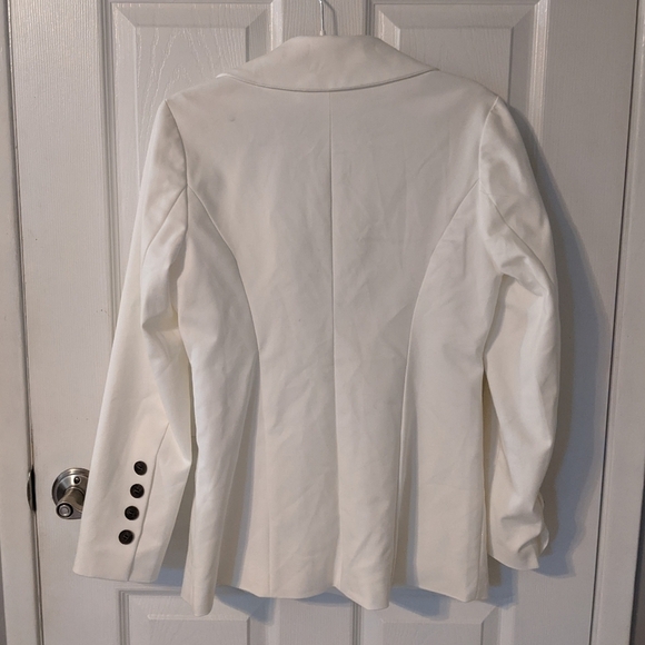 Like-New Reset by Jane Classic White Oversized Button Front Dad Blazer Size S - Picture 3 of 9